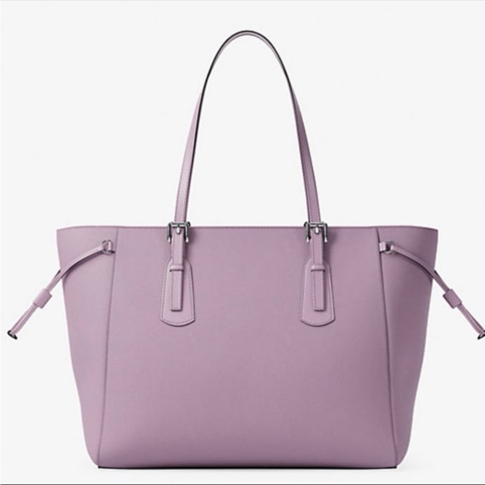 MICHAEL KORS Voyager Large
Saffiano Leather Shoulder Tote Bag Lilac - Picture 3 of 12